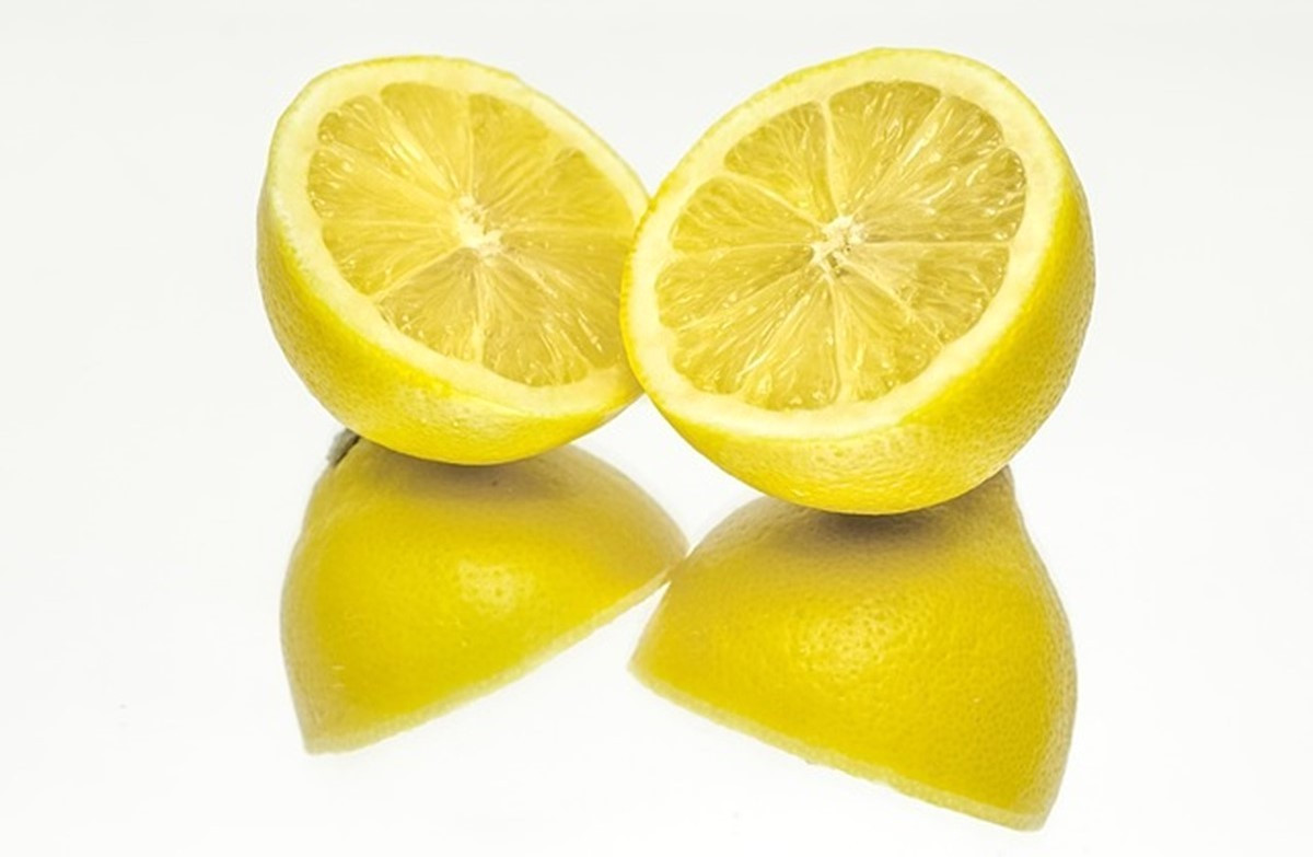 12 очевидных фактов о пользе воды с лимоном