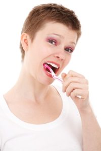 Какие ингредиенты содержит зубная паста?